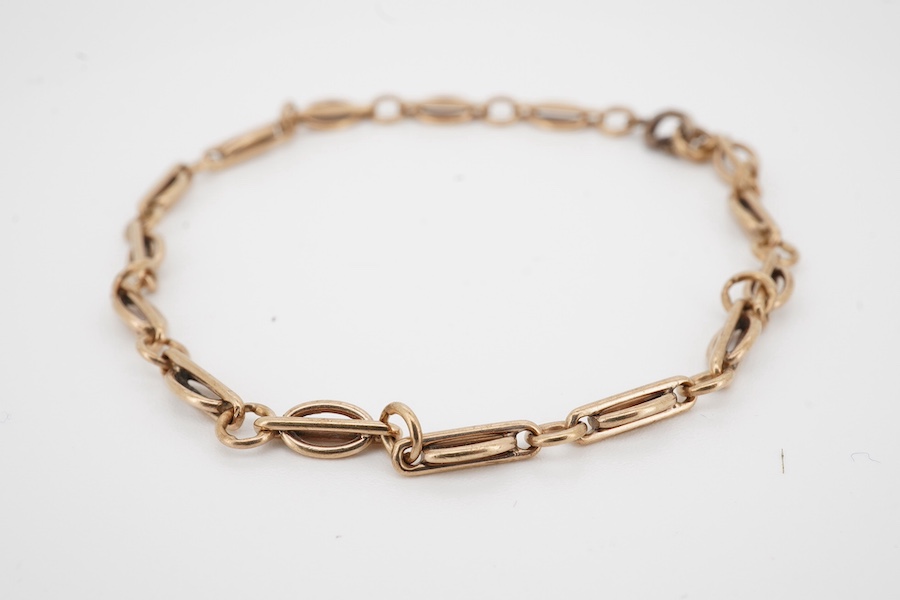 A bracelet stamped 9ct, 17.5cm, 5 grams. Condition - fair to good